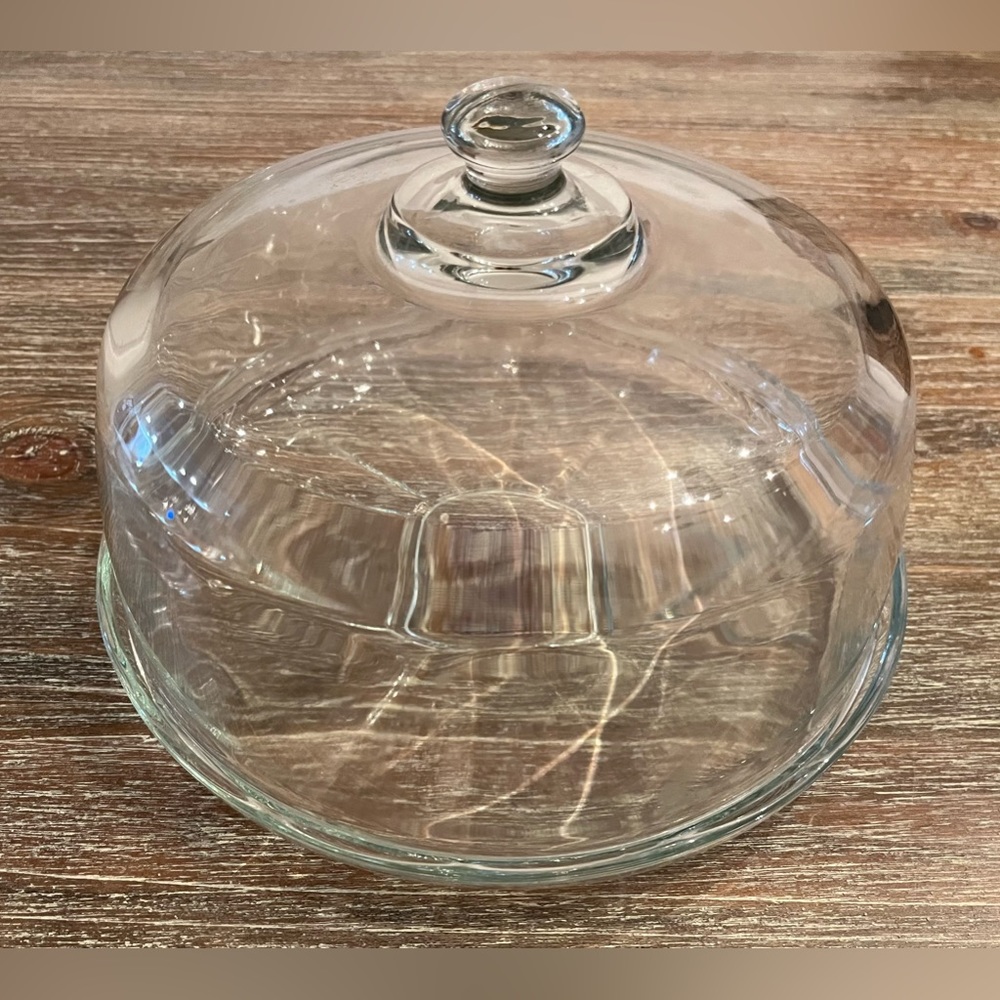 VINTAGE GLASS FARMHOUSE DISPLAY SERVING DISH WITH DOME COVER